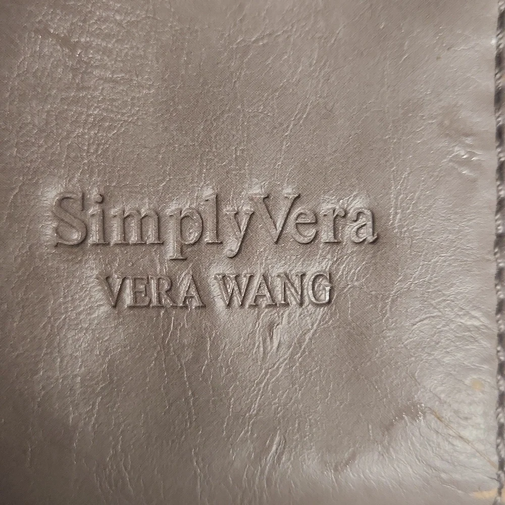 Simply Vera Vera Wang Lilac/Lavender Wrislet/Clutch with GemS